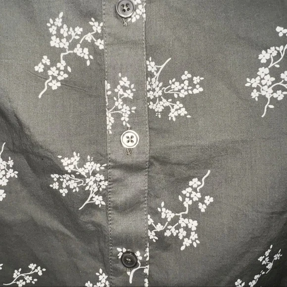 Lane Bryant Size 18 NWT Olive Green Floral Button Front Blouse - Picture 7 of 9